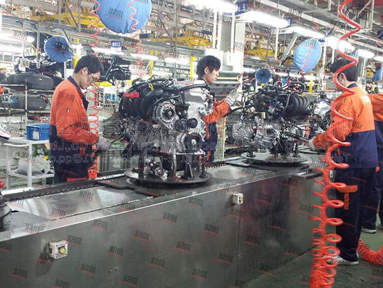 Engine preassembly line